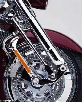 Вилка типа trailing link - вилка закреплена впереди относительно оси колеса. Honda Valkyrie Rune 2004