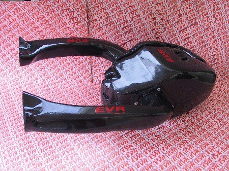 3. Углеволоконный корпус воздушного фильтра в сборе с воздуховодами от EVR. Ducati 848