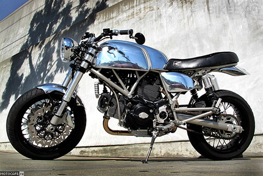 Двухколесная рок-звезда – Ducati GT 1000 Стива Джонса