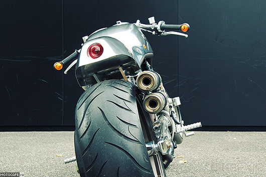 Сочетание ретро и мощности в кастомном Dr.Mechanik V-Rod