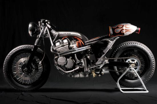 Кастом Triumph Sprint 900