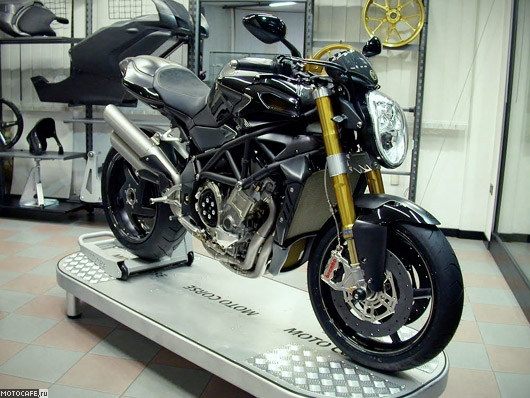 MV Agusta Brutale 1133 Evo-CA: дьявол в деталях