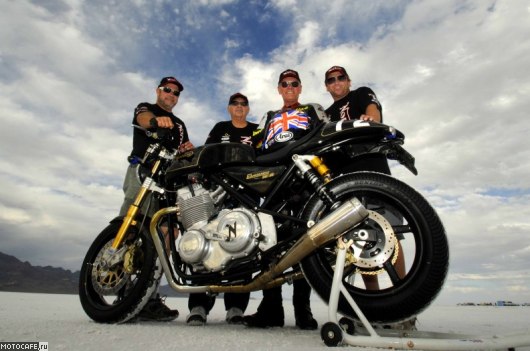 Norton 961 Commando SE ставит рекорд на соляном озере Бонневиль