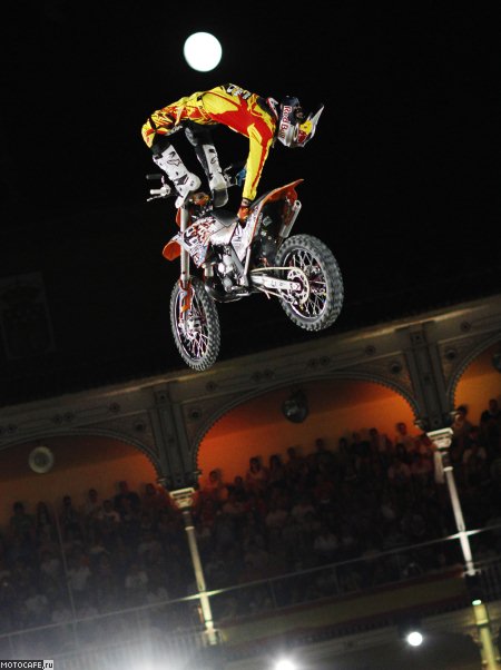 Испанский этап Red Bull X-Fighters 2010 у Робби Мэддисона